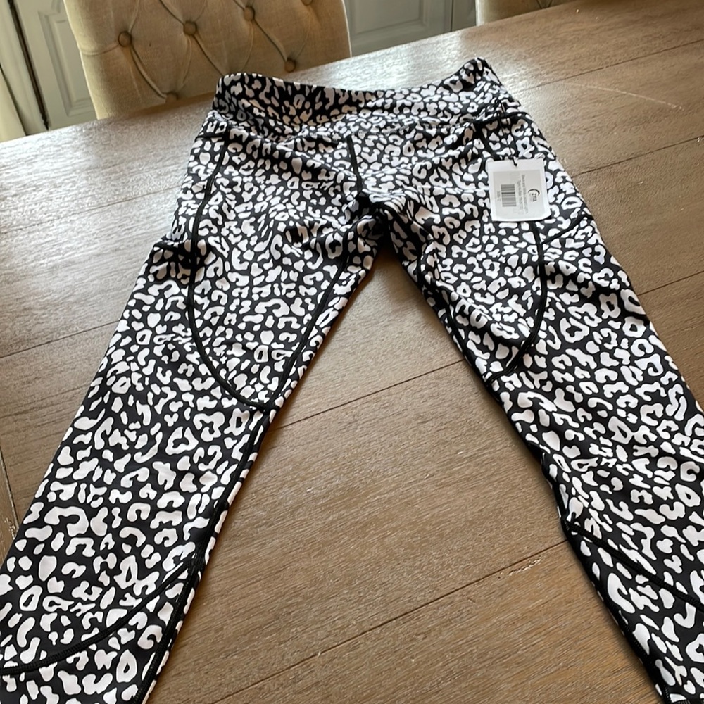 Black and white leopard leggings
